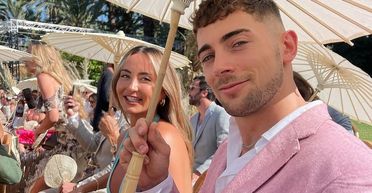 Дівчина побачила, як коханий обнімається з найкращою подругою: її реакція стала хітом (відео)