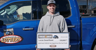 Чоловік знайшов свій минулорічний лотерейний білет і виграв автомобіль