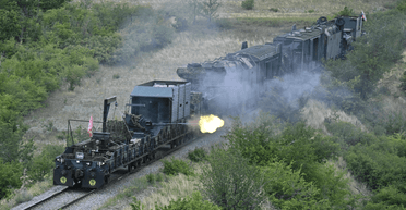 З турелями і БМП-2 на платформі: окупанти показали бронепоїзд "Єнісей" на Донеччині (фото)
