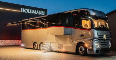 На продажу выставили роскошный дворец на колесах Mercedes за $2,2 миллиона (фото)