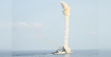 Готова к бою с Пакистаном: Индия запустила противокорабельные ракеты (видео)