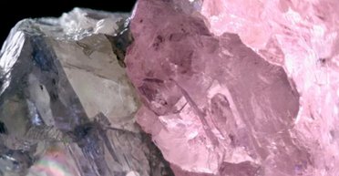 В Ботсване нашли редкий алмаз, весом 37,4 карата: камень состоит из двух половин (фото)