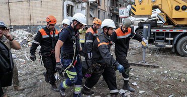 Удар по Кривому Рогу: пошуково-рятувальну операцію завершено, 6 людей загинули, — МВС (фото)