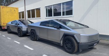 Направлялись в РФ: в Литве таможня конфисковала два пикапа Tesla Cybertruck (фото, видео)