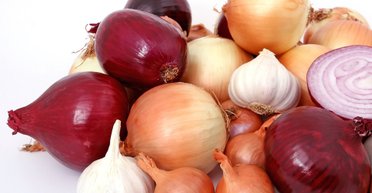 Замороженный лук: зачем это делать и как хранить