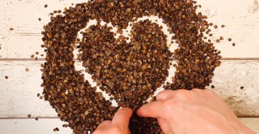 Що їсти у 2024-му: фейкова ікра, кава з грибів, супергречка й інші дивовижні тренди