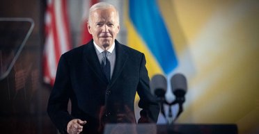 Байден против Джонсона: что мешает Украине получить военную помощь от США, — Politico