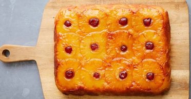 Ананасовий перевернутий пиріг: легкий рецепт від Джеймі Олівера