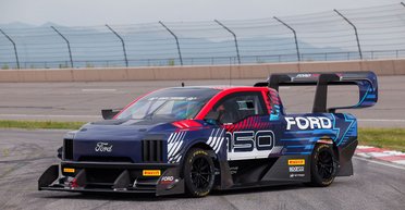 Более 1400 сил и гигантское антикрыло: Ford показал самый мощный пикап в мире (фото)