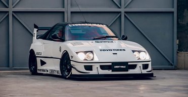 Миниатюрный спорткар Mazda превратили в оригинальную копию культового Ferrari (фото)