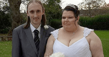 Ревнива дружина змушує чоловіка проходити перевірку на детекторі брехні після виходу з дому