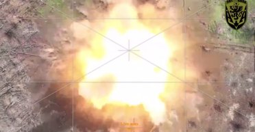 ВСУ устроили оккупантам дистанционный "минный" фейерверк (видео)