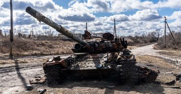 ЗСУ знищують більше танків, ніж РФ постачає на фронт: чи зможе Путін вести війну на виснаження (відео)