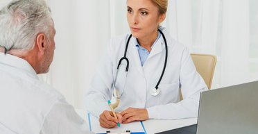 Украинцы в возрасте 40+ получат 2000 гривен на проверку здоровья: как стать участником программы