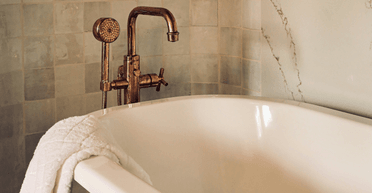 В РФ экс-замминистра утонул в собственной ванне: признаков криминала не нашли