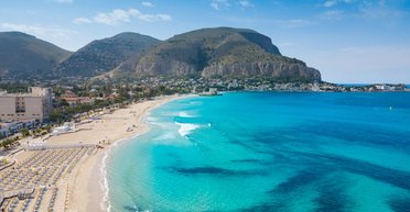 На популярному курорті запровадили нові штрафи для туристів: що не можна робити