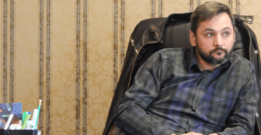 Обвиняемый в домогательствах Андрей Белоус уволен с должности руководителя Молодого театра