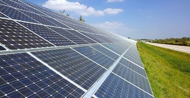 Стрибок над прірвою. Чи витримає українська економіка екологічно чисту енергетику