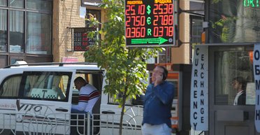 Падения не будет. Почему гривна до сих пор не обвалилась и не собирается