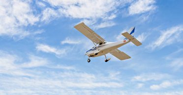 Обдурив смерть: пілот дивом вижив після аварії літака (відео)