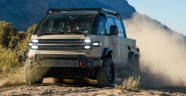 Огромные колеса и 600 сил: в США создали экстремальный электропикап для армии (видео)