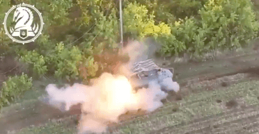 "Працює екіпаж Курта": в ЗСУ показали, як Bradley M2 знищив російську МТ-ЛБ (відео)