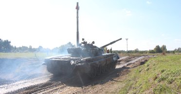 Разделались с "Призрачным гонщиком" и "хробаком": дроны ВСУ поразили танки ВС РФ (видео)