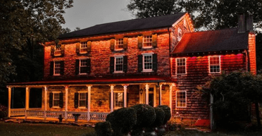 Чоловік "випадково" купив особняк 19 століття і зробив із нього розкішне житло (фото)