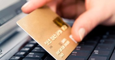 Крадуть гроші з карток? Просте правило, як залишити шахраїв із носом