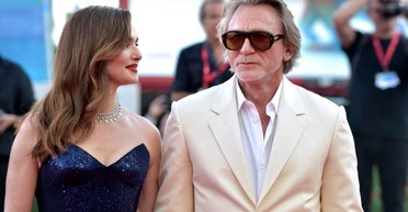 Денієл Крейг показав у Венеції красуню-дружину (відео)