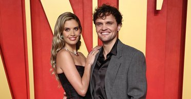 Сын Джека Николсона впервые появился на публике со своей девушкой Сарой Сампайо