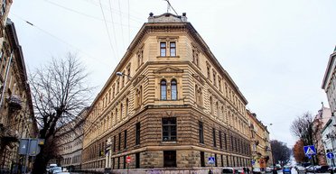 Вмикала відео російською на лекції: викладачку Львівського вишу відсторонили від роботи (відео)