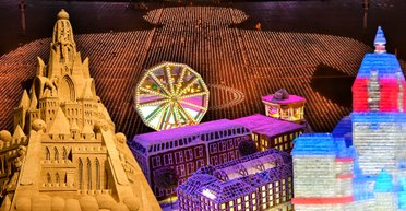 Як вони це зробили? Будда — із запалених свічок, а будинки і палаци — з льоду, піску і пряників