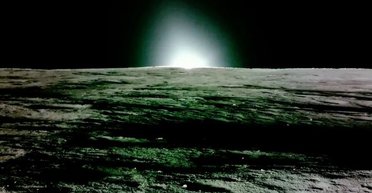 Приватний посадковий модуль уперше зробив такі знімки заходу Сонця на Місяці (фото)