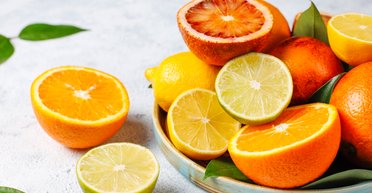 Вредно для здоровья: 6 причин, почему нельзя есть цитрусовые сразу после еды