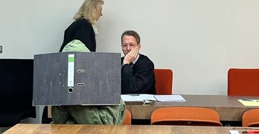 Боялся так, что спал с детьми: украинка в Германии зарезала арендодателя, потому что не хотела съезжать