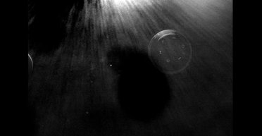 NASA показало, як апарат OSIRIS-REx скинув на Землю капсулу зі зразками астероїда Бенну (фото)