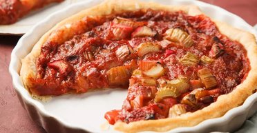 Рецепт пирога с ревенем: что такое ревень и как его готовить