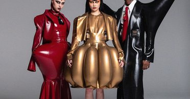 HARRI и Southern Comfort представили костюмы на Хэллоуин из надувного латекса