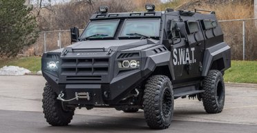 В Україні засвітився канадський броньовик Senator із поліпшеним захистом від дронів