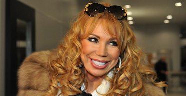 61-летняя Маша Распутина официально вышла замуж после 25 лет отношений (фото)