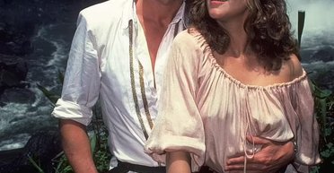 Інша людина: як з віком змінилася зірка фільму "Роман з каменем" Кетлін Тернер