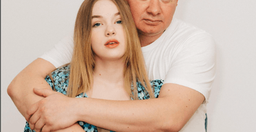 16-річна донька Євгена Кошового переспівала всесвітньо відомий хіт (Відео)