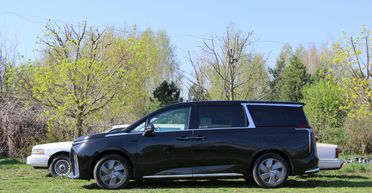 Люксовая маршрутка: тест-драйв электрического бизнесвэна Maxus MIFA 9