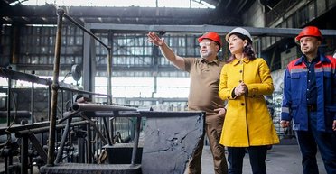 Глава МЗС Німеччини Бербок побувала на одній із найбільших ТЕС, яку зруйнували росіяни