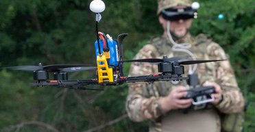 Китай навмисно перешкоджає Україні отримувати необхідні компоненти для дронів, — ЗМІ