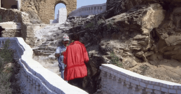 Пара пройшла з різних кінців Великої Китайської стіни, щоб одружитися, але незабаром розлучилася