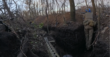 "Я не выйду, Макс": Сенцов показал окопный бой в окружении вблизи Авдеевки (фото, видео)