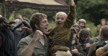 Стоит ли смотреть новый сериал в мире "Игры престолов": что говорят о "Рыцаре семи королевств"