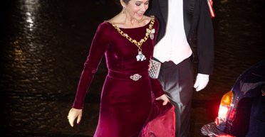 Кронринцеса Данії Мері вийшла на публіку в унікальній тіарі з діамантами і рубінами